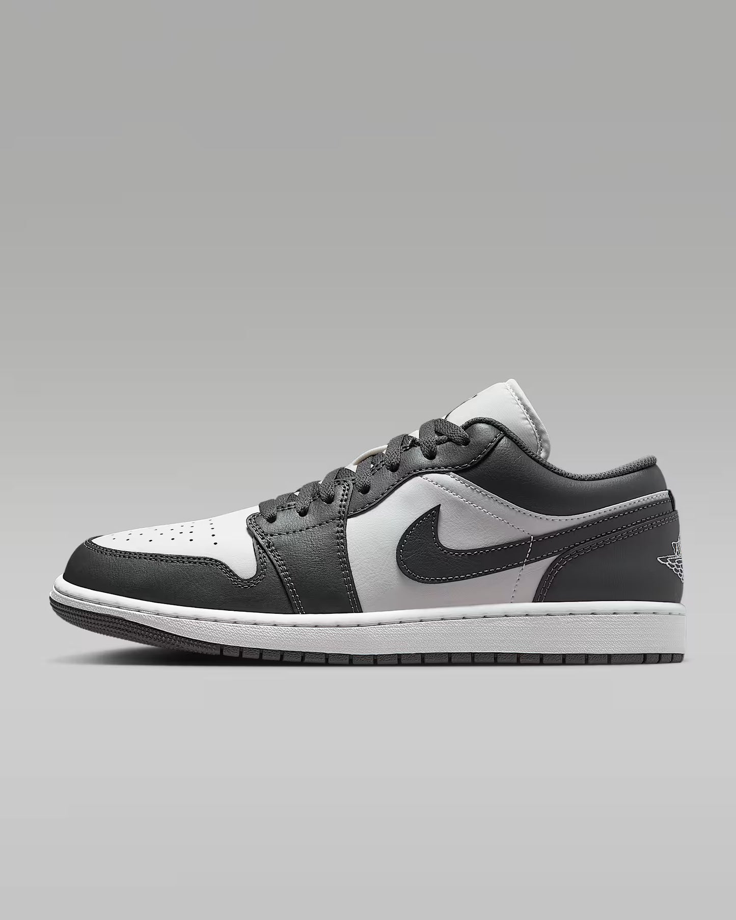 NIKE JORDAN 1 BLACK