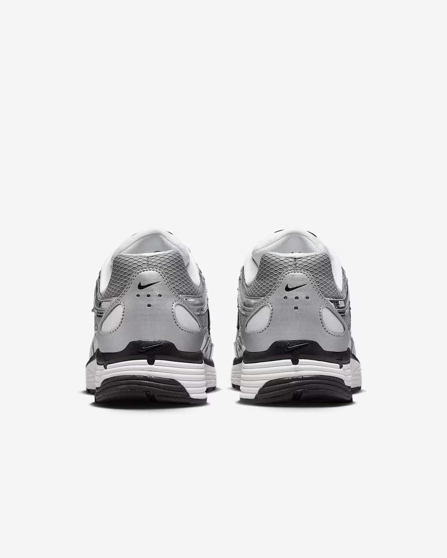NIKE P6000 Metallic