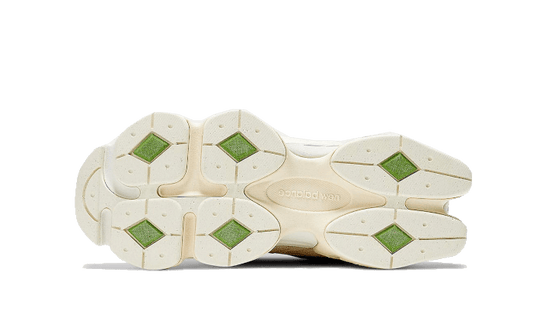 New Balance 9060 Cream