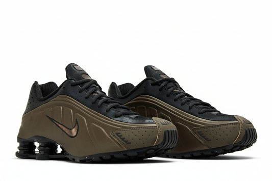 NIKE SHOX R4