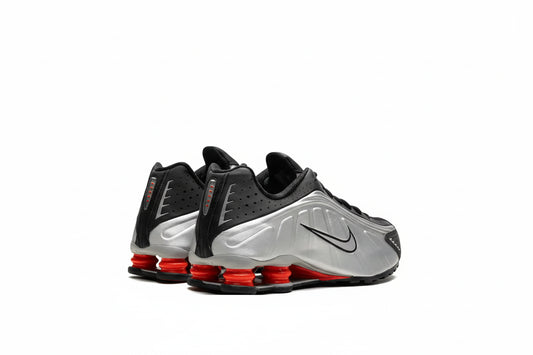 NIKE SHOX R4 SILVER