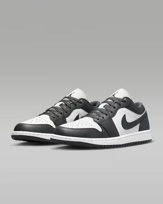 NIKE JORDAN 1 BLACK