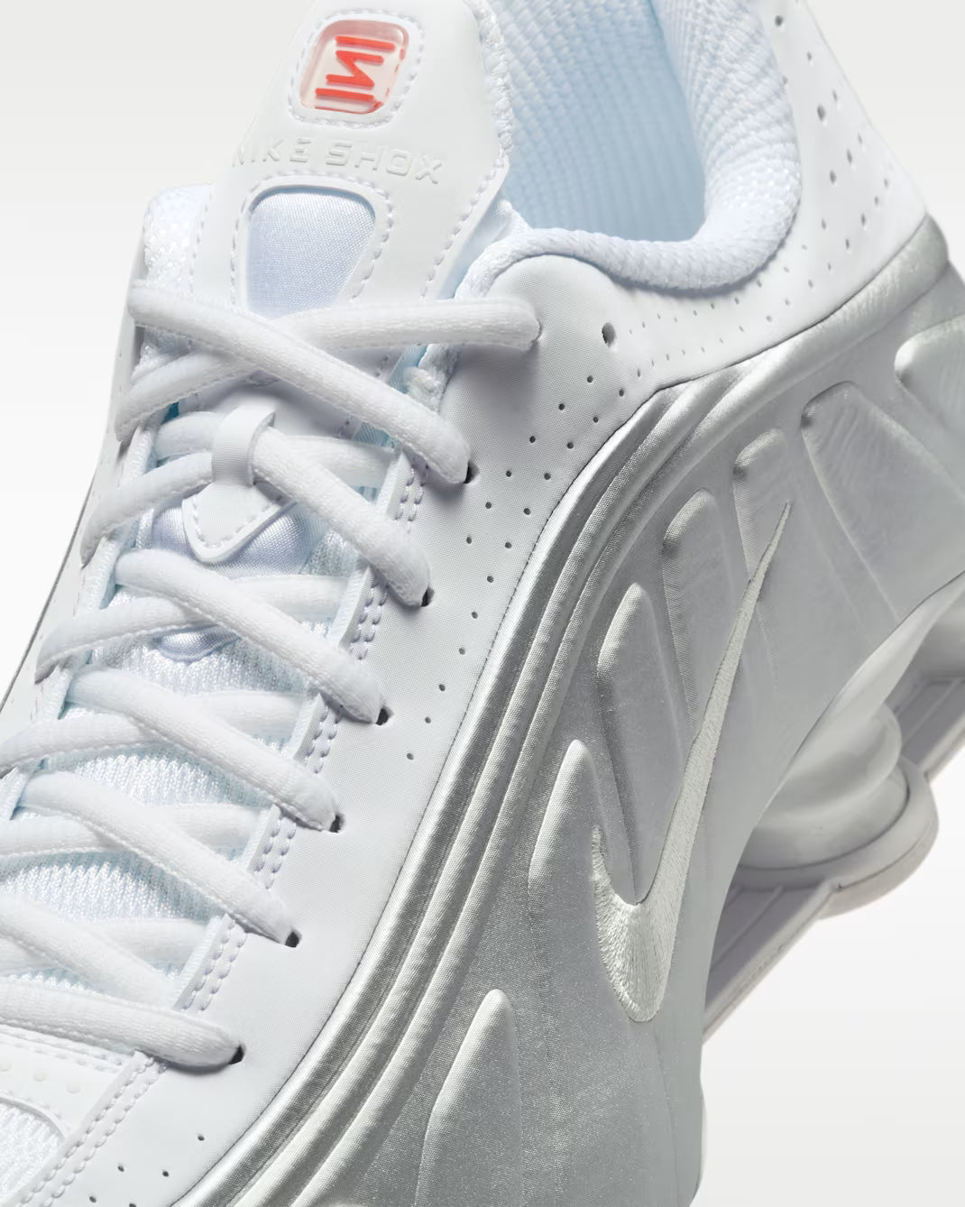 NIKE SHOX R4 WHITE METALLIC
