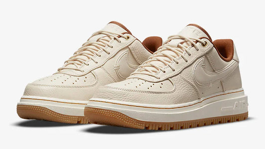 NIKE AIRFORCE LUX BROWN