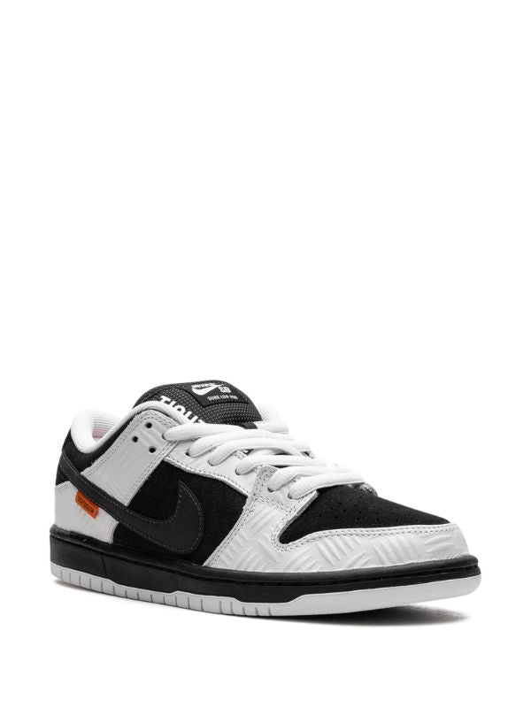 NIKE LOWDUNK SB BLACK N WHITE