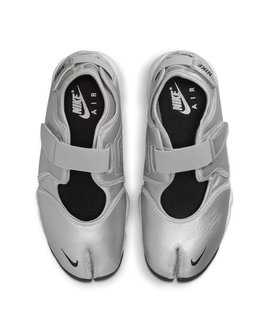NIKE RIFT METALLIC